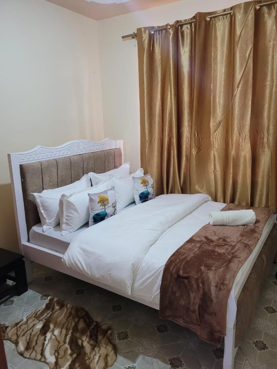 Gloria House Panzió Syokimau Kültér fotó