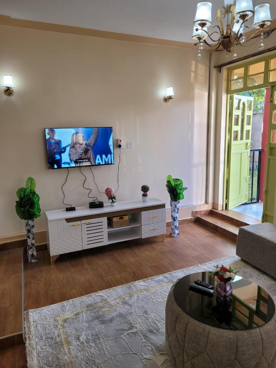 Gloria House Panzió Syokimau Kültér fotó
