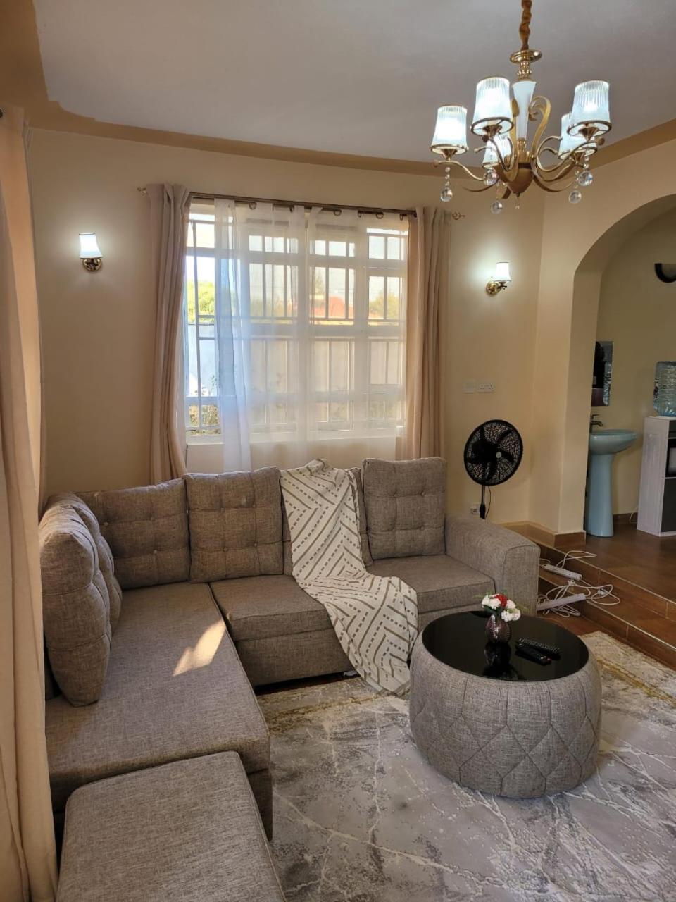 Gloria House Panzió Syokimau Kültér fotó
